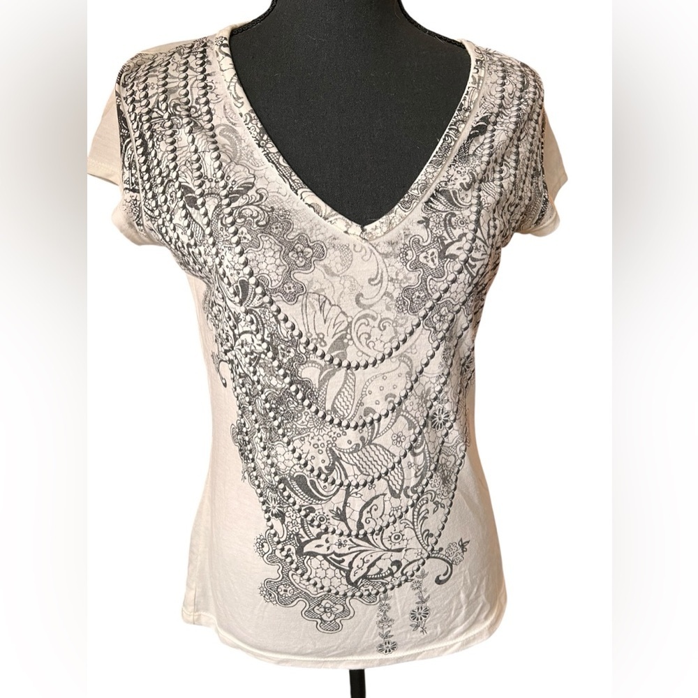 Simply Irresistible Fashion Tee - Picture 2 of 5